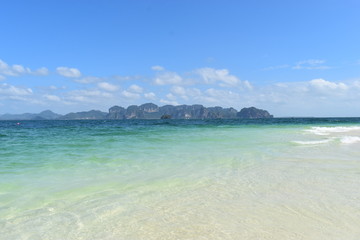Fototapeta na wymiar Beautiful lonely beach at Poda Island in Krabi, Thailand, Asia