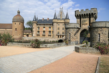 Wasserschloss La Clayette, Burgund, Frankreich