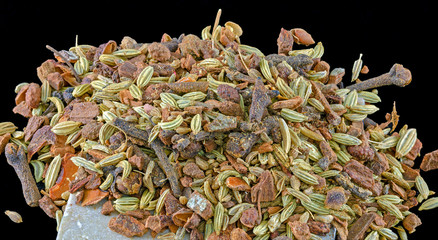 Fünf Gewürze Mischung