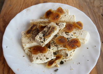 White cheese with figs 