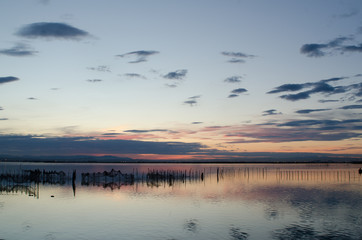Obraz na płótnie Canvas Calm sunset on a lake