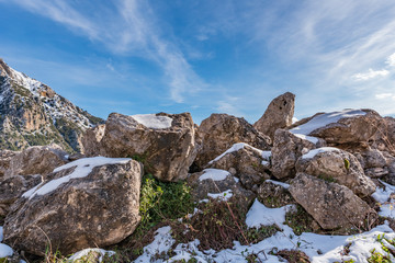 Rocce innevate nel parco delle Madonie, Sicilia