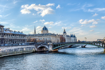 Fototapeta na wymiar Tribunal de Commerce, the Conciergerie and Pont Notre Dame on the Ile de la Cite in Paris, France