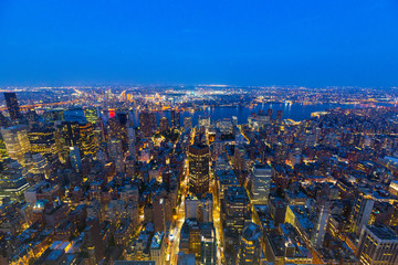 Obraz na płótnie Canvas A view of Manhattan during the sunset - New York