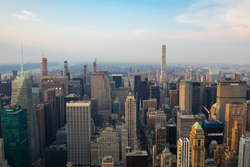 Obraz premium Widok na Manhattan podczas zachodu słońca - Nowy Jork
