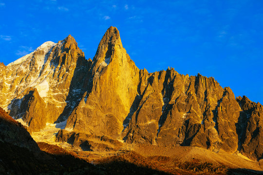 Aiguille Verte, 4122m, and Les Drus (Aiguille du Dru) 3754m, Chamonix, Haute Savoie, French Alps, France