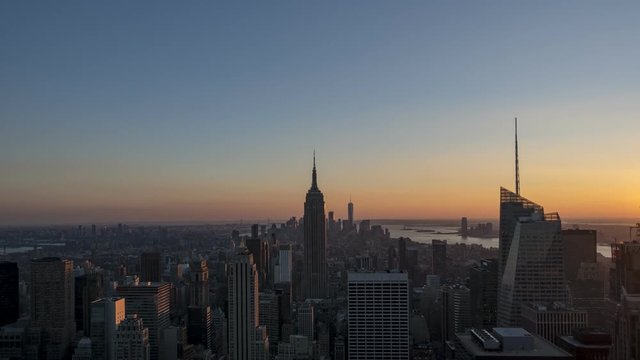 [Time-lapse]Manhattan skyscrapers at dusk in New York, USA