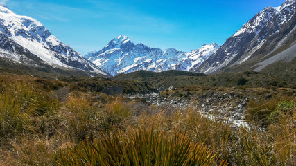 hooker valley and mount cook in new zealand