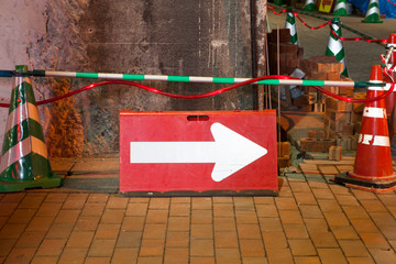 工事現場の矢印