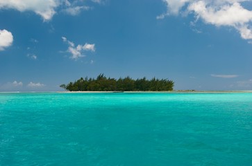 ボラボラ島の無人島