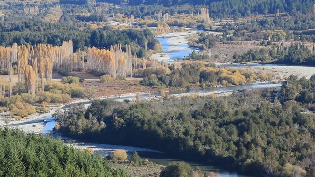 el bolson mirador del rio azul patagonia argentina oto&ntilde;o