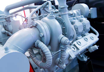 Cylinder block of a large diesel engine