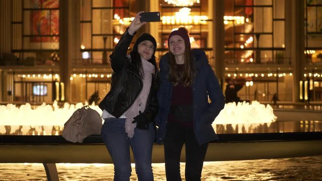 Taking selfies at the most beautiful spots of New York