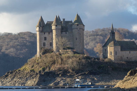 ch&acirc;teau de val l'hiver