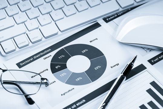 Preparing average sales report