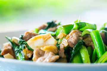 Fried kale with pork