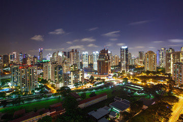 Fototapeta na wymiar Beautiful cityscape at night in Singapore.