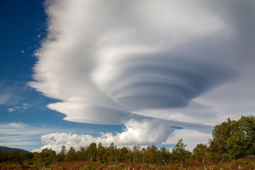 Fototapeta premium Lenticular or lenticular clouds over Kamchatka