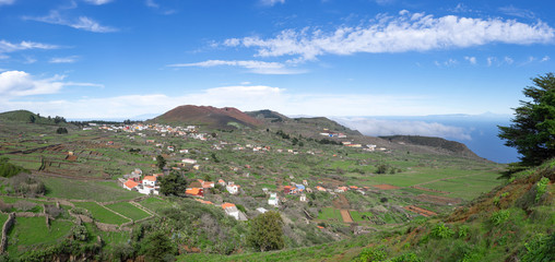 Fototapeta na wymiar San Andres mit Berg Chamuscada auf der Insel El Hierro, Kanarische Inseln