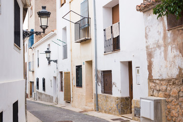 Fototapeta na wymiar Travel, architecture and Mediterranean town concept - Spanish suburban street