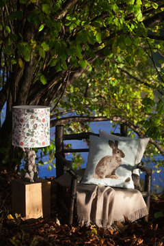 d&eacute;coration avec des animaux bougies, figurines p&acirc;ques