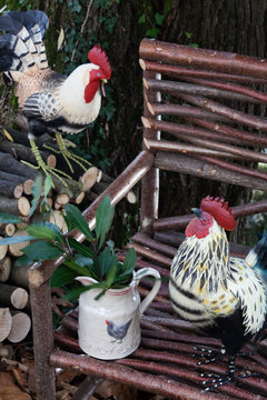 d&eacute;coration avec des animaux bougies, figurines p&acirc;ques