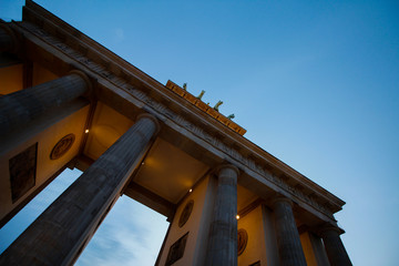 Das Berliner Brandenburger Tor bei Tag © Mummert-und-Ibold