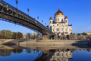 Deurstickers Cathedral of Christ the Saviour and Patriarshiy Bridge over Moskva river at sunny spring morning © Vladimir Zhupanenko