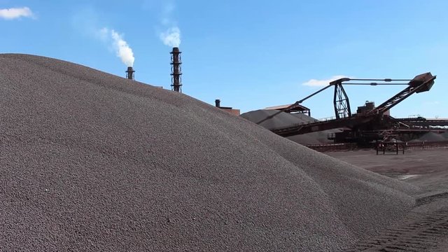Transportation of iron pellets at the mining plant