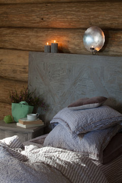 coussins,  plais et linge de lit pour d&eacute;co chalet cabane