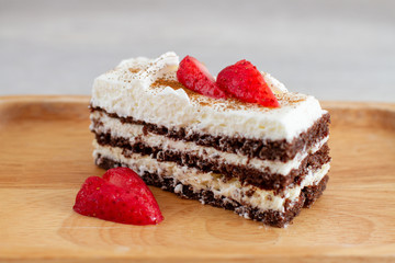 dessert cake with strawberry