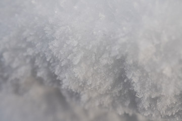 Schnee mit Schneeflocken im Winter