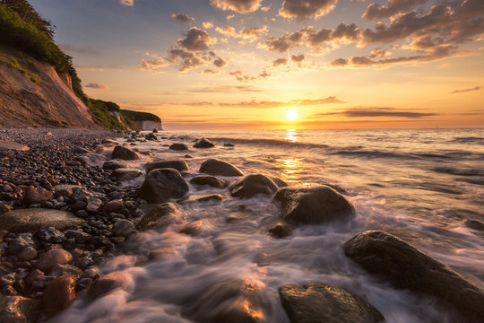 R&uuml;gen - K&uuml;ste mit Sonnenaufgang (Kreidefelsen) - Langzeitbelichtung