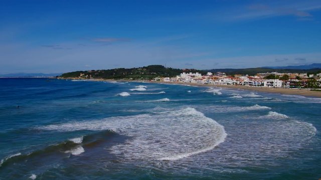Altafulla Strand an der Costa Dorada in Spanien