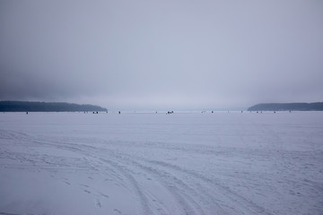 Fototapeta na wymiar Fishing on ice