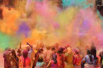 Mensen die Holi-festival van kleuren vieren, India © Kristin