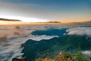 Über den Wolken auf den Bergen - Thailand Asien