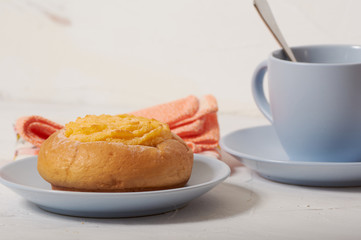 coconut cream bun