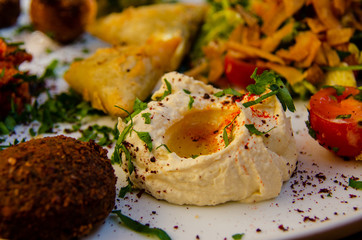 Orientalisch zubereiteter Hummus