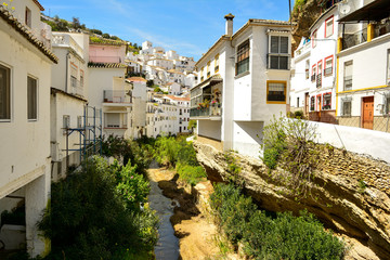 Fototapeta na wymiar Setenil de las Bodegas, Andalusian village of Cadiz, Spain