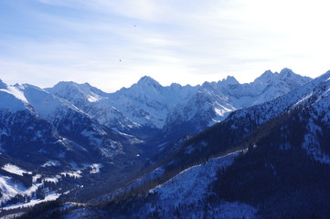 Zimowy widok na Tatry z balonami w tle © Przemysław_Wania
