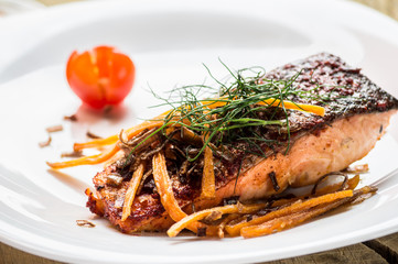 Salmón a la plancha