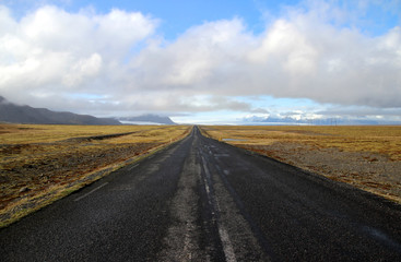Fototapeta na wymiar icelandic road