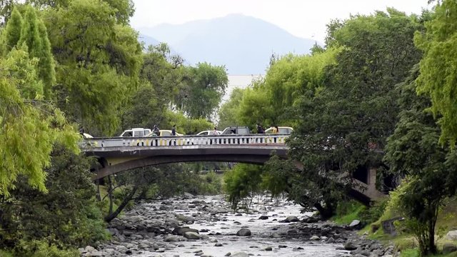 This video of the Tomebamba River shows off the charming culture and natural beauty of the Cuenca, Ecuador.