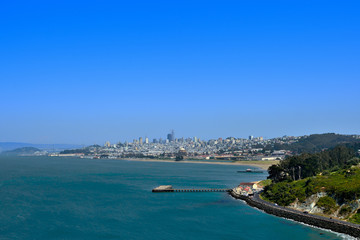Fototapeta na wymiar View of the bay and the city of San Francisco in the morning. California, USA