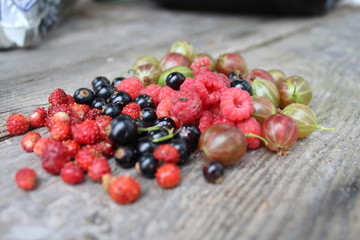 berries on wooden table