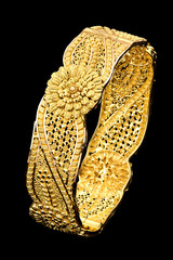 Bracelet from pure gold