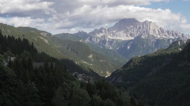 View of valley between Levine and Arabba, Province of Belluno, Italian Dolomites, Italy, Europe