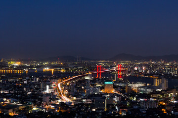 Fototapeta na wymiar 若戸大橋の夜景　北九州市高塔山