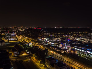 Katowice z drona nocą centrum 
